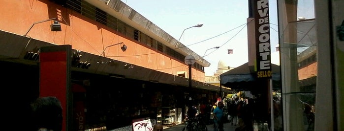 Mercado Central is one of สถานที่ที่ Kevin ถูกใจ.