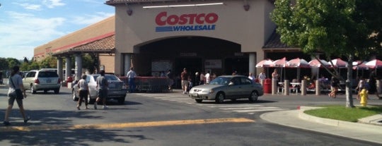 Costco is one of Moeさんのお気に入りスポット.