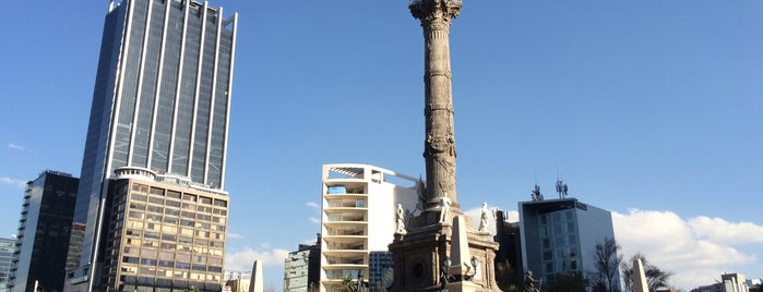 Monumento a la Independencia is one of Locais curtidos por María.