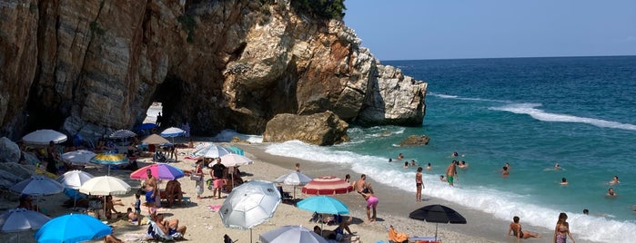 Mylopotamos Beach is one of marizaさんのお気に入りスポット.