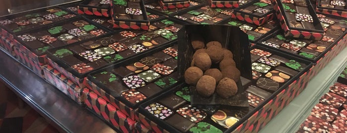 The Dark Side Of Chocolate is one of Lugares favoritos de mariza.