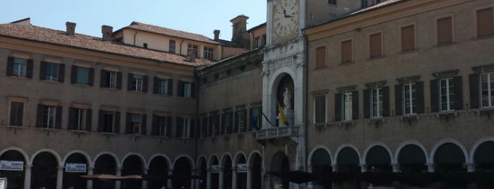Piazza Grande is one of Visitare Modena.