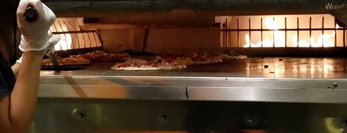 Blaze Pizza is one of Dan : понравившиеся места.