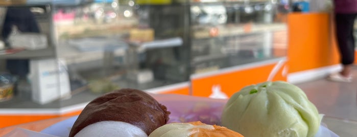 Pun-Pao Steamed Buns is one of Chiang Mai.