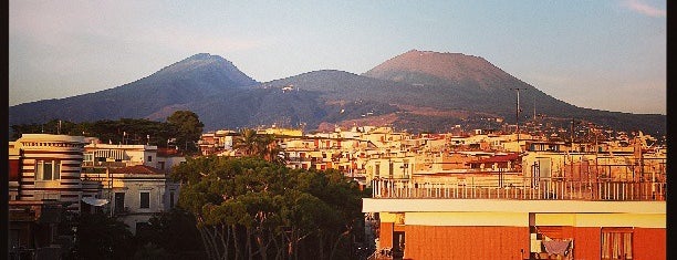 Portici is one of Tempat yang Disukai Daniele.