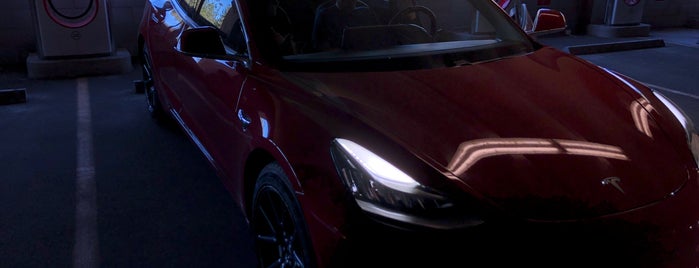 Tesla Supercharger is one of Locais curtidos por Rob.