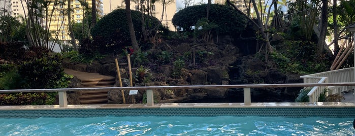 House Pool, Hilton Waikiki Prince Kuhio Hotel is one of 아이들이랑 하와이에서 할 것.