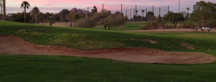 Rolling Hills Golf Course is one of L'ın Beğendiği Mekanlar.