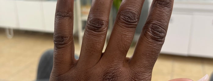 Mirage nails is one of Lugares favoritos de Shelita.