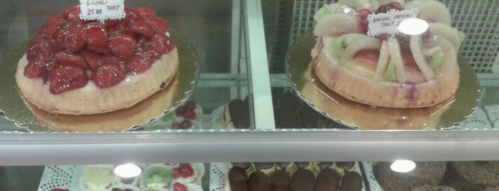 Rain Patisserie is one of Posti salvati di Emre.