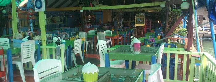 Sea Side Restaurant is one of koh lanta.