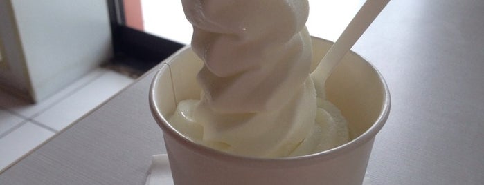 L.A Yogurt Healthy & Diet Food is one of Locais salvos de Alethia.