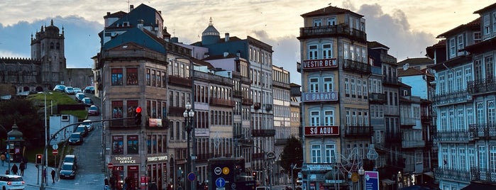 Praça de Almeida Garrett is one of Porto 🇵🇹.