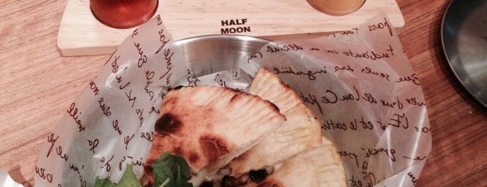 half moon is one of 가고싶어.