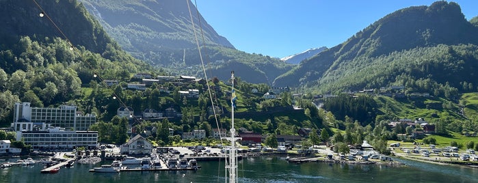 Geiranger Fjord is one of Norway 18 🇳🇴.