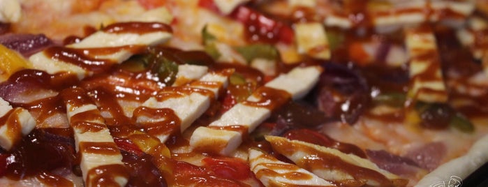 Cacho Di Pizza is one of Tempat yang Disukai Kleyton.