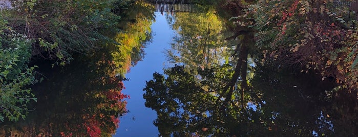 D & R Canal State Park is one of Lieux qui ont plu à Lizzie.