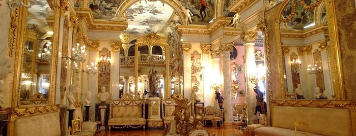 Museo Cerralbo is one of Museos.
