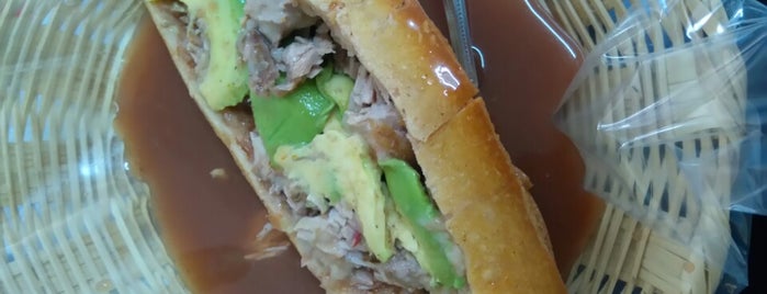 Tortas Ahogadas El chino is one of Mich's Saved Places.