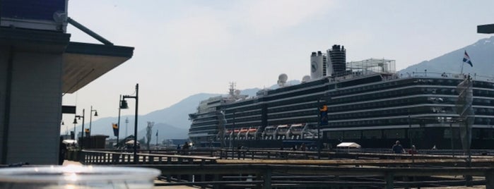 Pier 49 is one of James 님이 좋아한 장소.