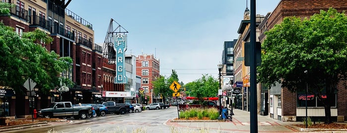 Downtown is one of Tempat yang Disukai LoneStar.
