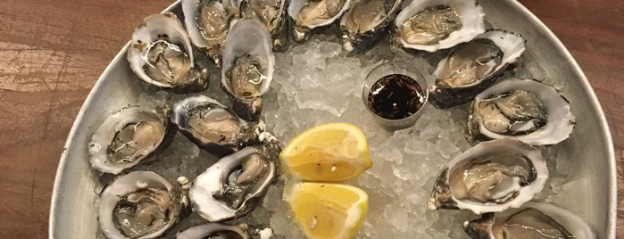 The Morrison Bar & Oyster Room is one of Harrietさんのお気に入りスポット.