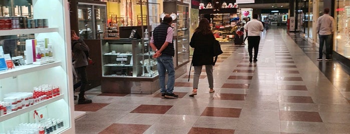 Córdoba Shopping is one of All-time favorites in Argentina.