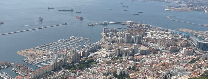 Rock of Gibraltar is one of El Sur.