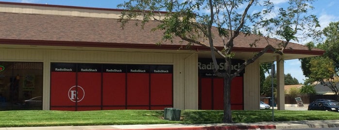 RadioShack - Closed is one of US TRAVEL SF 2.