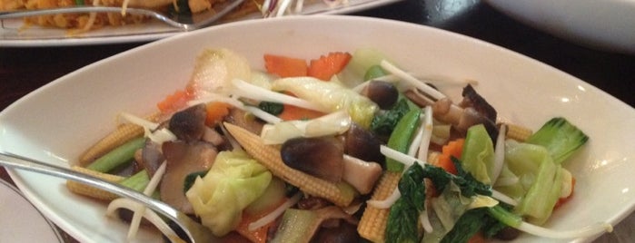 New Krung Thai Restaurant is one of Vegetarian Food.