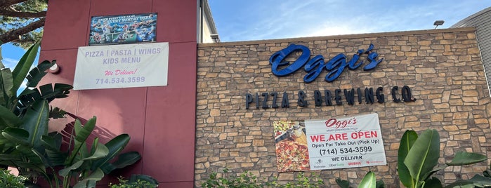 Oggi's Sports | Brewhouse | Pizza is one of La food.
