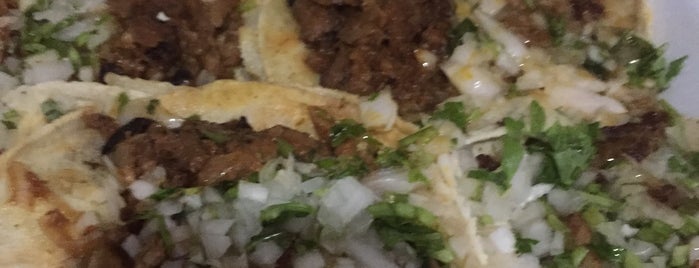 Tacos Wicho 2 is one of Manuel Ernestoさんのお気に入りスポット.