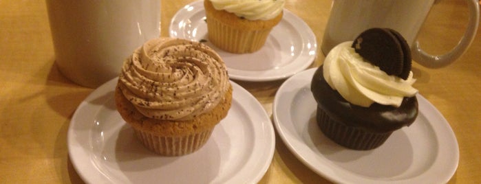 Molly's Cupcakes is one of Concrete Jungle~ [New York].