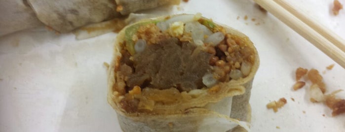 Popiah 薄饼 is one of Good local food.