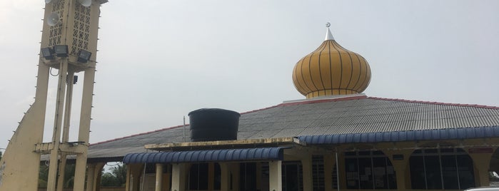 Masjid Mukmin is one of Masjid & Surau, MY #3.