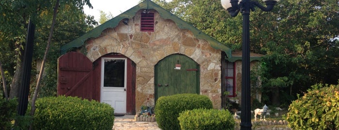 The Emerald Restaurant is one of Bee Caves, TX.