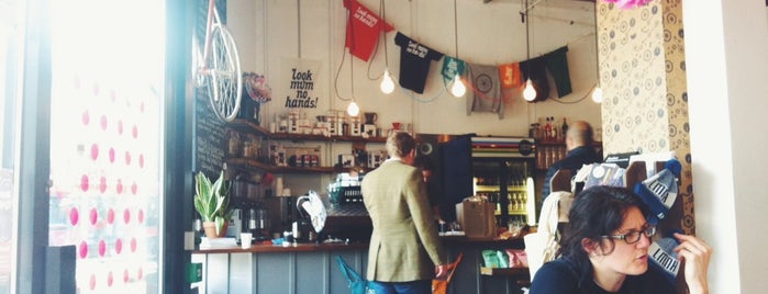 Look Mum No Hands! is one of The London Coffee Guide 2014.