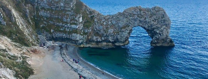 Durdle Door is one of Aishaさんのお気に入りスポット.