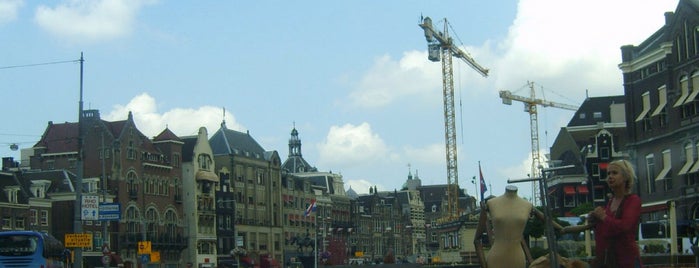 Amsterdamse Grachten is one of Tempat yang Disukai Ali.