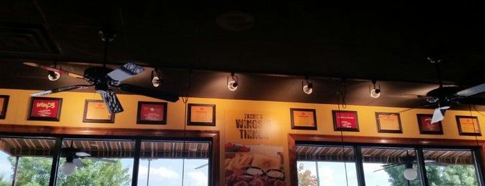 Zaxby's Chicken Fingers & Buffalo Wings is one of Tempat yang Disukai Andy.