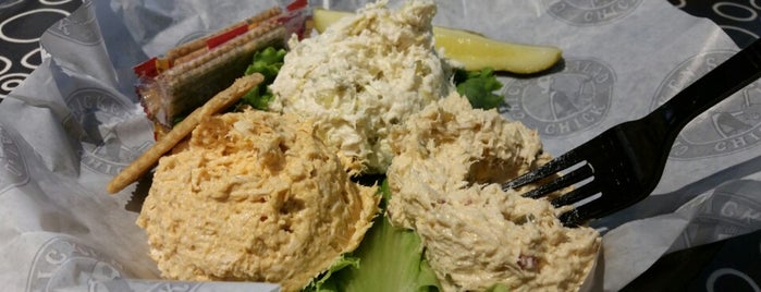 Chicken Salad Chick is one of Tempat yang Disukai Andy.