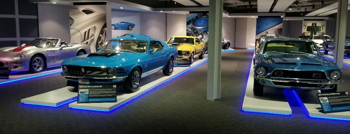 Newport Car Museum is one of Newpaht.