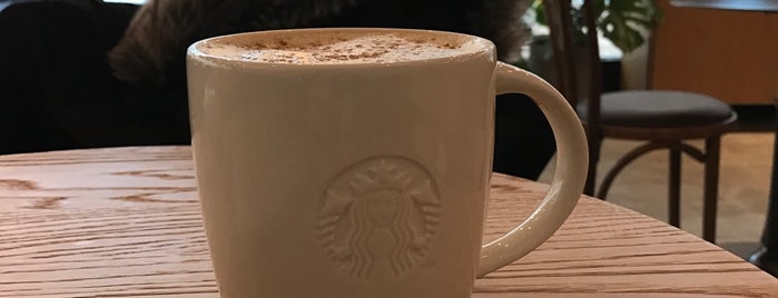 Starbucks is one of Jon'un Beğendiği Mekanlar.
