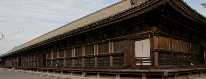 Sanjusangen-do is one of Kyoto temples and shrines.