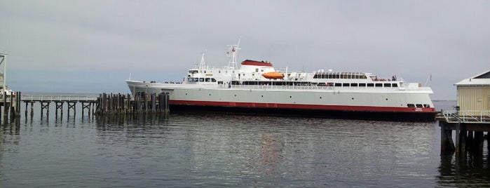 Port of Port Angeles is one of Tempat yang Disukai Chad.