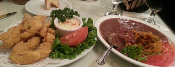 Harold & Belles Restaurant is one of Joshua'nın Beğendiği Mekanlar.