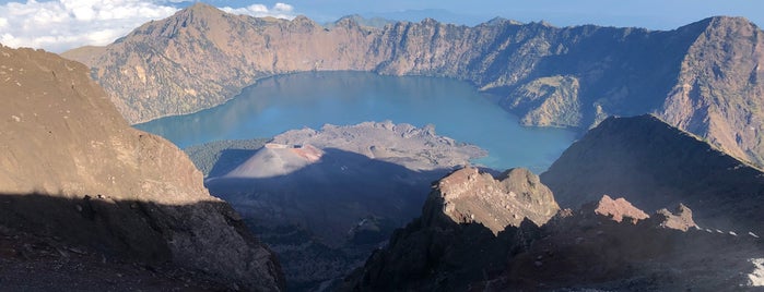 Mount Rinjani Summit is one of Bali, Indonesia - Bucket list.