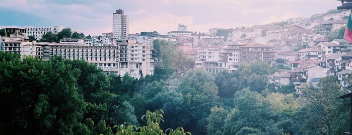 Панорама към Конниците is one of Veliko Tărnovo.