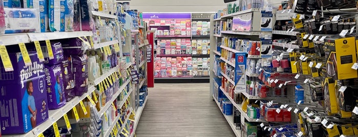 CVS pharmacy is one of Eveさんのお気に入りスポット.