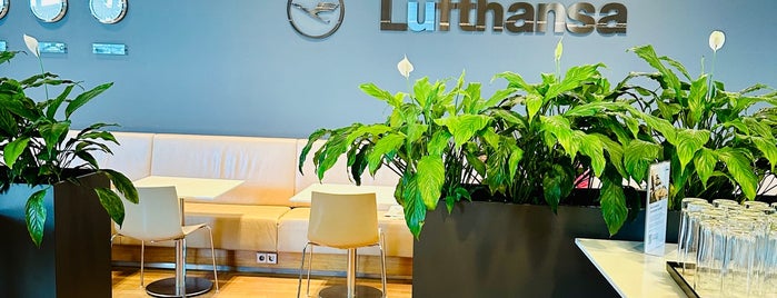 Lufthansa Business Lounge (Non-Schengen) is one of Airport Lounges.